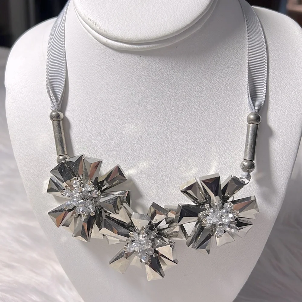 Starburst Statement Necklace - Picture 1 of 12